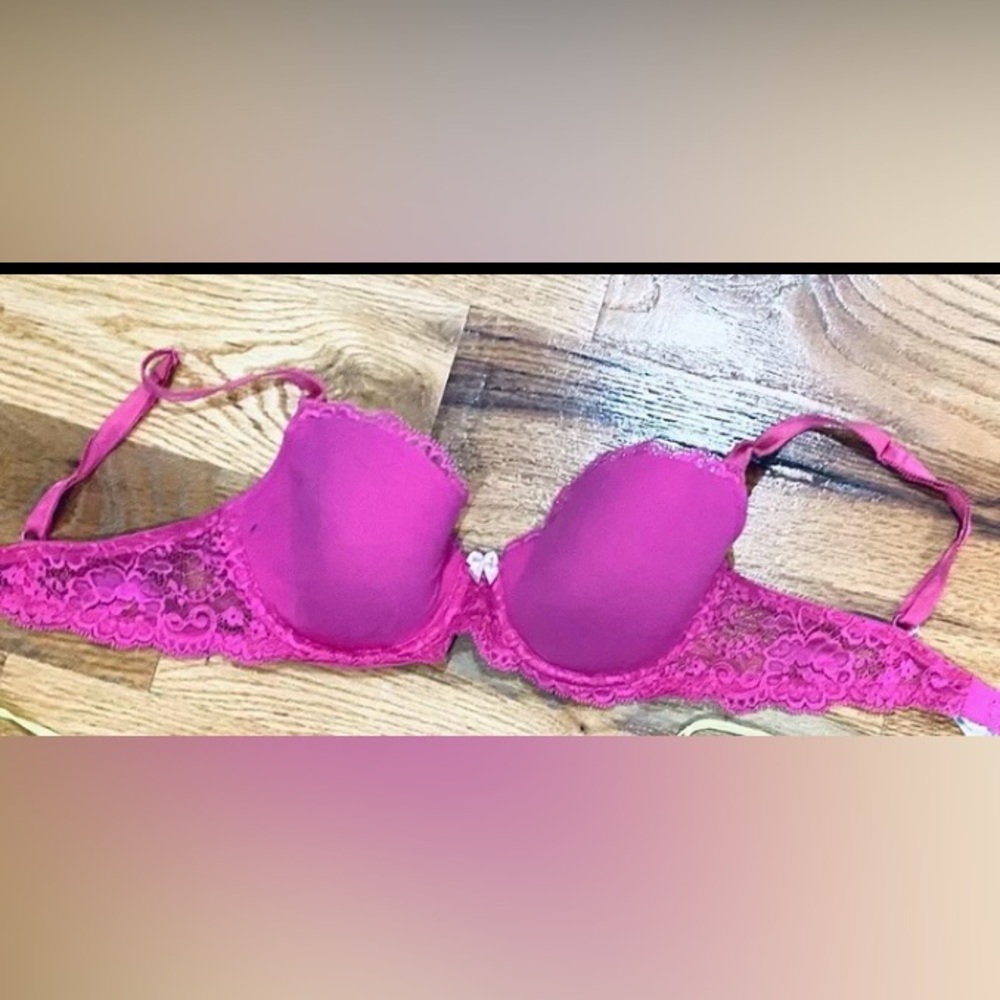 Victoria's Secret Bra Pink with Lace 32D